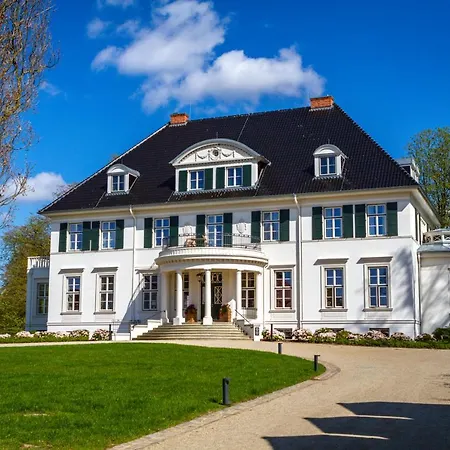 Gut Immenhof Отель Маленте
